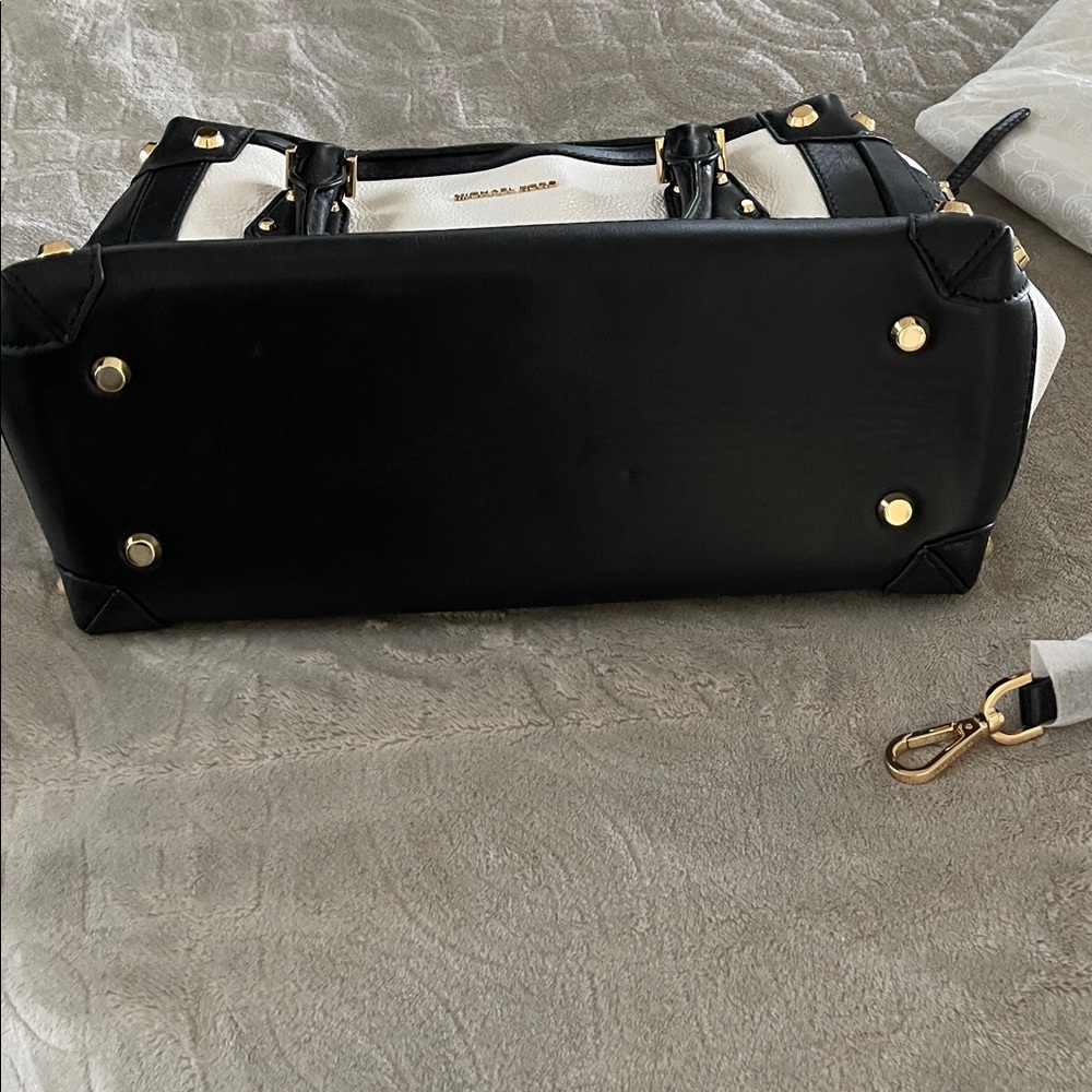 New Michael Kors White and Black Leather Satchel with Gold Hardware - Picture 5 of 6